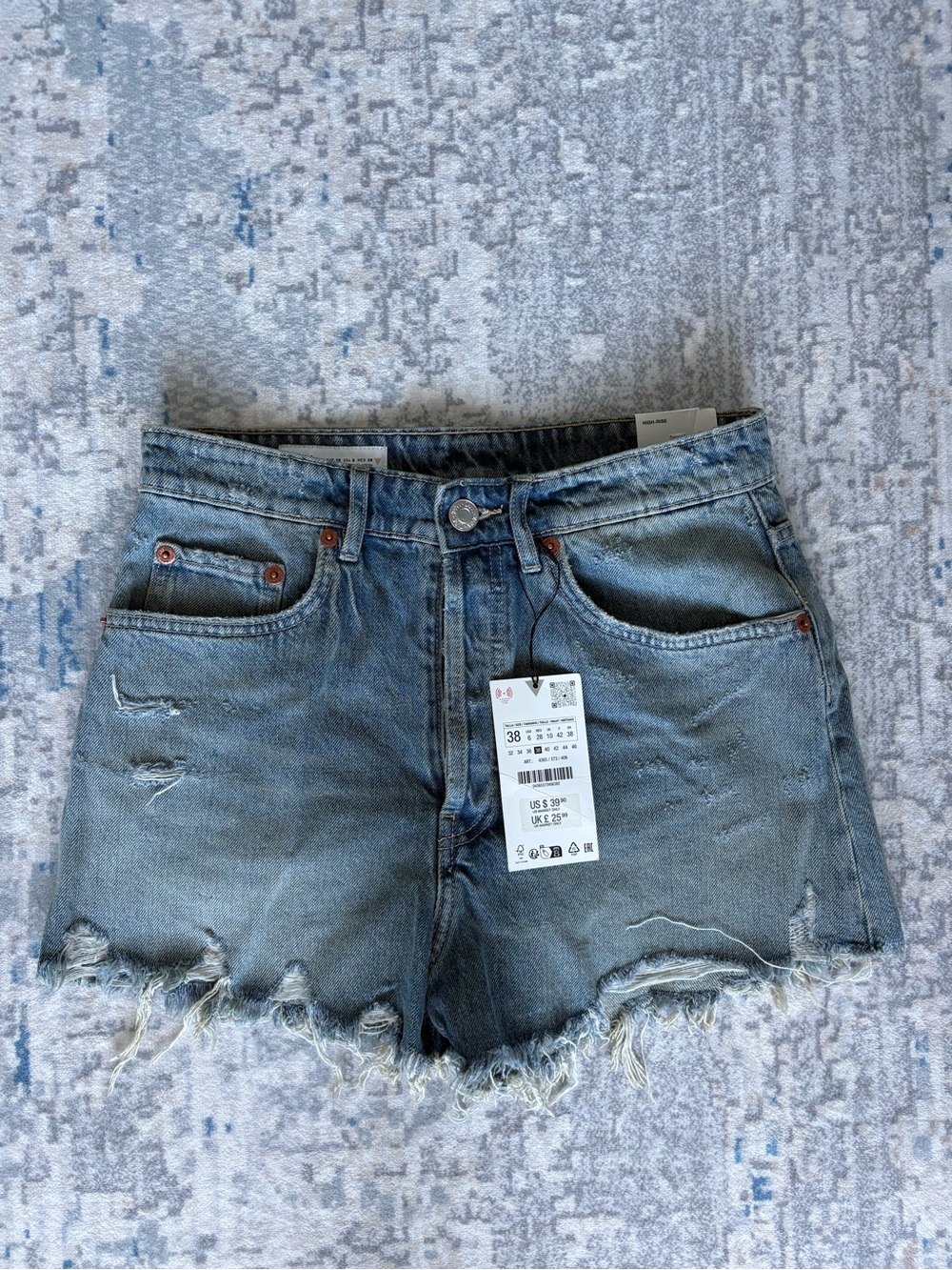 Zara High-Rise Women’s Distressed Denim Shorts